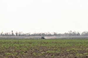 tractor arada el suelo procesos foto