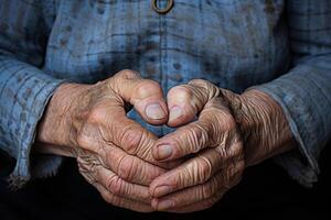 ai generado de cerca de el manos de un mayor pueblo mujer. generado por artificial inteligencia foto