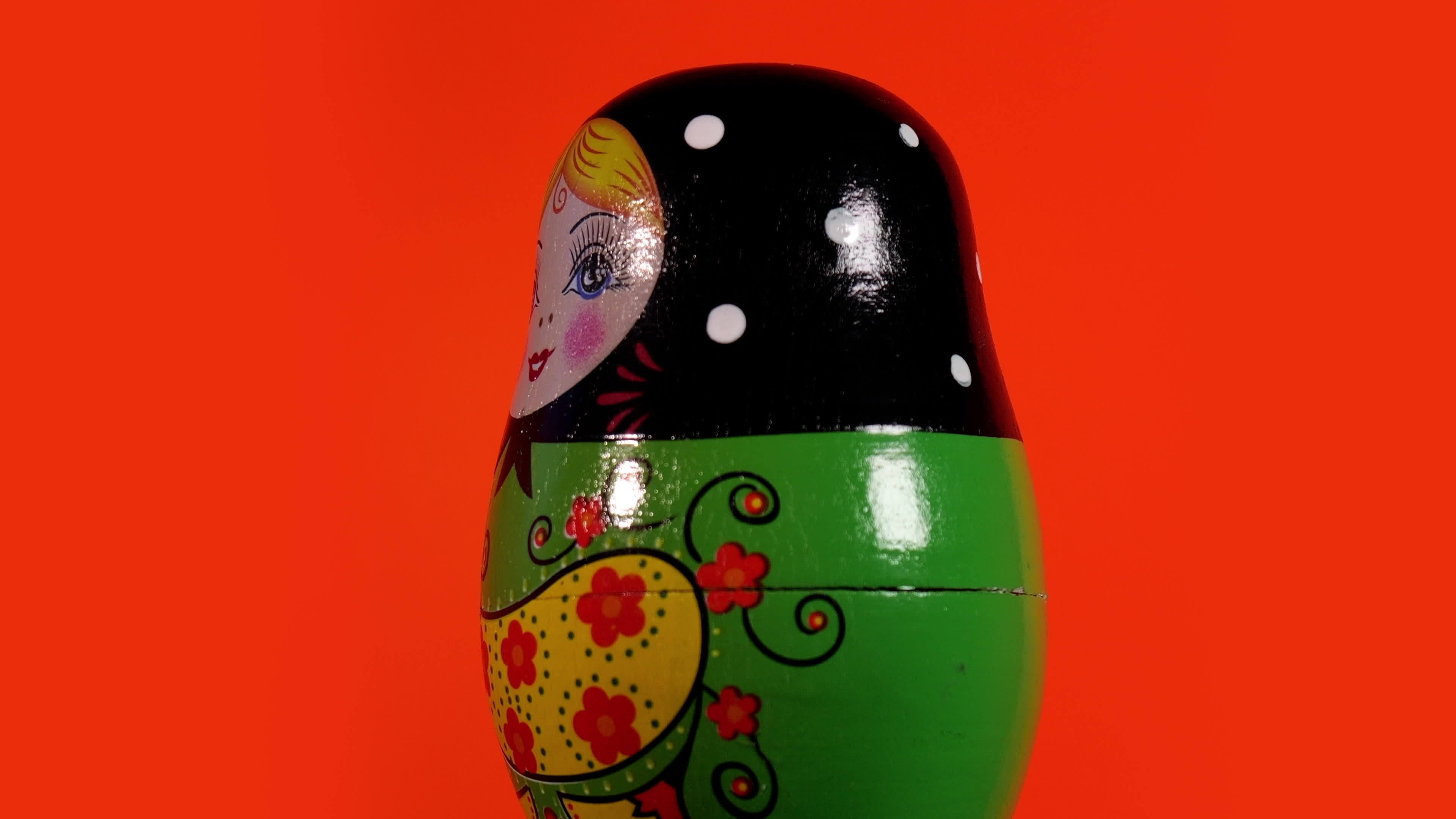 Russian matrioshka doll 38780005 Stock Video at Vecteezy