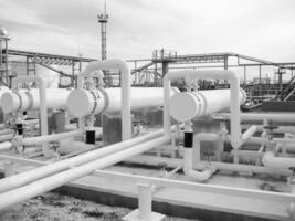 calor intercambiadores en un refinería. el equipo para petróleo refinando foto