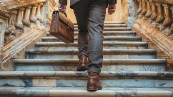 ai generado un joven hombre en un traje con un marrón cuero maletín y marrón cuero Zapatos sube el escaleras. foto