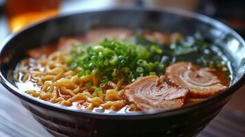 ai generado un cuenco de tradicional ramen, presentando Delgado fideos, oferta cerdo, y un sabroso caldo. foto