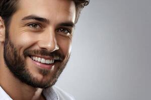 ai generado un hermoso joven hombre con un barba sonriente. llanura antecedentes. web diseño bandera. foto