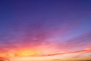 pastel Sueños un fascinante lona pintado en hermosa pastel cielo, revelando de la naturaleza tranquilo elegancia y creando un sereno horizonte rebosante con suave matices y etéreo belleza foto