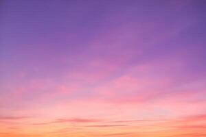 pastel Sueños un fascinante lona pintado en hermosa pastel cielo, revelando de la naturaleza tranquilo elegancia y creando un sereno horizonte rebosante con suave matices y etéreo belleza foto