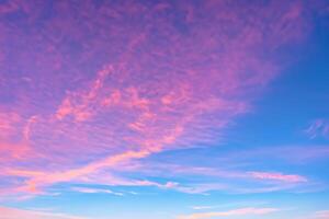 pastel Sueños un fascinante lona pintado en hermosa pastel cielo, revelando de la naturaleza tranquilo elegancia y creando un sereno horizonte rebosante con suave matices y etéreo belleza foto