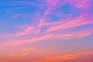 pastel Sueños un fascinante lona pintado en hermosa pastel cielo, revelando de la naturaleza tranquilo elegancia y creando un sereno horizonte rebosante con suave matices y etéreo belleza foto