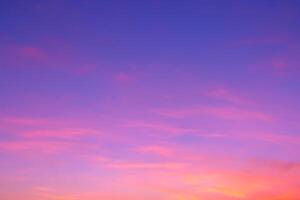 pastel Sueños un fascinante lona pintado en hermosa pastel cielo, revelando de la naturaleza tranquilo elegancia y creando un sereno horizonte rebosante con suave matices y etéreo belleza foto