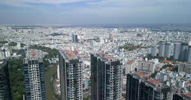 gratte-ciel appartement bâtiments dans centre ville ho chi minh ville, vietnam video