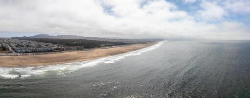 dónde el mar Satisface el tierra en san francisco foto