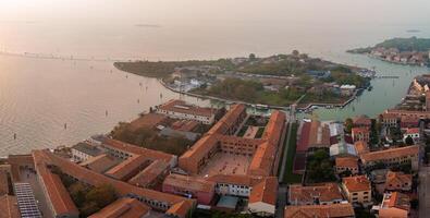 aéreo ver de Murano isla en Venecia laguna, Italia foto