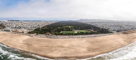 dónde el mar Satisface el tierra en san francisco foto