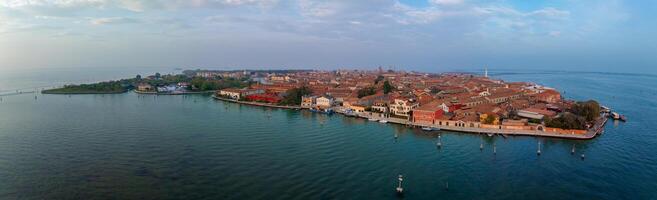 aéreo ver de Murano isla en Venecia laguna, Italia foto