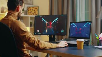 spel skapare testning de spel över nivå gränssnitt. gaming utveckling. video