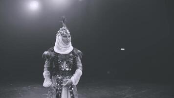 Actriz. ópera. el ruso zarina. negro y blanco imagen. monocromo. video