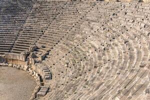 ver de el arena y soportes de el antiguo anfiteatro en el restos de myra demré, Turquía foto