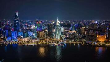 nacht timelapse van downtown ho chi minh stad, Vietnam video