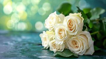 AI generated beautiful bouquet of bright white rose flowers, on table with green background photo