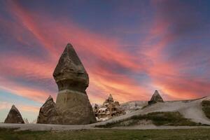 hermosa paisaje Capadocia Roca y goreme nacional parque nevsehir pavo. increíble puesta de sol y increíble cielo foto