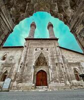 histórico sivas doble alminar. otomano y seljuk edificios doble alminar mezquita. foto