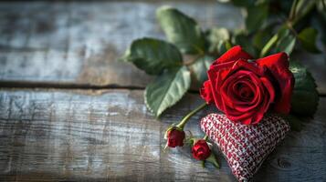 ai generado contento San Valentín día tarjeta con rojo Rosa y tela corazón forma en Clásico madera antecedentes foto