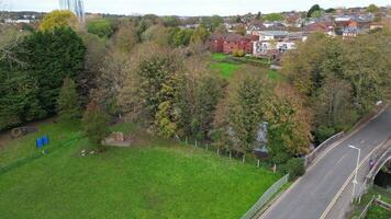 alto angolo di droni telecamera metraggio di centrale hemel canapa città di Inghilterra unito regno. novembre 5°, 2023 video