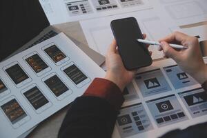 ux ui diseño proceso para sumamente elegante móvil solicitud y sitio web . creativo prototipo de estructura metálica para profesional aplicación desarrollador . foto