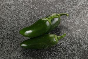 crudo verde mexicano jalapeño pimienta foto