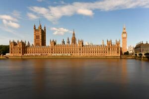 grande ben y parlamento - Londres, Reino Unido foto