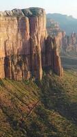 fascinerande antenn se av de majestätisk kanjon vidd. naturens prakt på visa. de stor kanjon i arizona, usa. video