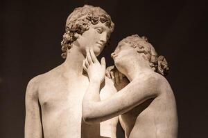 Venus y Adonis, por antonio canova, 1822. clásico estatua, concepto de amar, romance, belleza foto