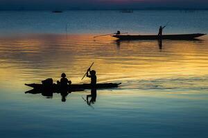 el barco de pesca foto