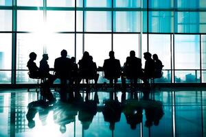 ai generado silueta de un negocio equipo en un reunión a un sala del consejo con ciudad horizonte antecedentes. foto