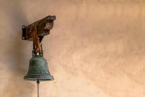 Iglesia campana con espacio para texto foto