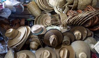 cestas y hecho a mano objetos hecho de palma hojas tejido en México, con espacio para texto foto