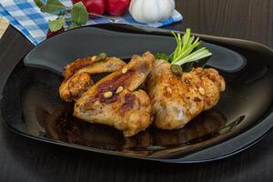 Roasted chicken wings photo