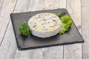 Round blue cheese photo