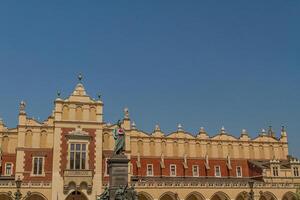 edificio sukiennice en cracovia, polonia foto