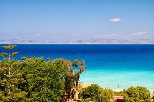 claro turquesa agua a Egeo playa foto