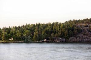 isla solitaria en el archipiélago de suecia foto