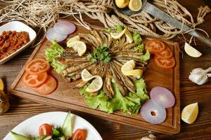 abundante de madera corte tablero con clasificado comida foto