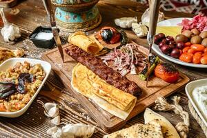 abundante banquete en un de madera mesa foto