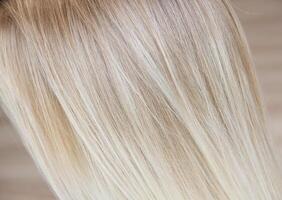 hermosa textura de pelo teñido en ligero rubio. alto calidad foto