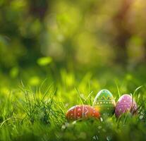 ai generado vistoso Pascua de Resurrección huevos son en un verde césped foto