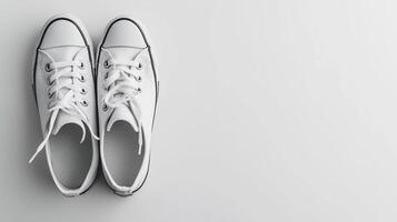ai generado plata lona Zapatos aislado en plano blanco antecedentes con Copiar espacio para anuncio publicitario. generativo ai foto