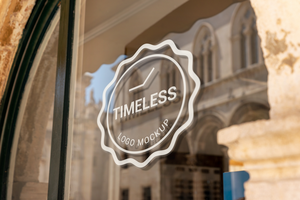 Bosquejo de un Tienda logo en un ventana en un antiguo pueblo calle. mezcla moderno marca con histórico encanto en esta Clásico ajuste psd