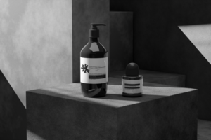Bottle Mockup with Realistic Scene and Shadow Background psd