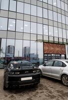 minsk, bielorrusia, febrero 19, 2024 - americano deporte coche chevrolet foto