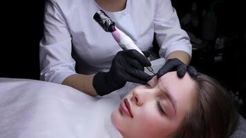 Permanent makeup procedure, performing PMU of eyebrows video