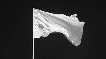 ai generado blanco blanco bandera en un asta de bandera, aislado en contra un rígido negro fondo, transporte un sentido de sencillez y pureza en sus simbolismo. foto